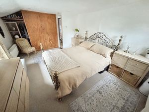Bedroom- click for photo gallery